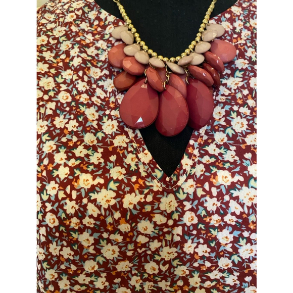 NWT Women's Bloomchic Floral Blouse Ruffled Sleeves Size 10 Burgundy/White - Picture 2 of 8